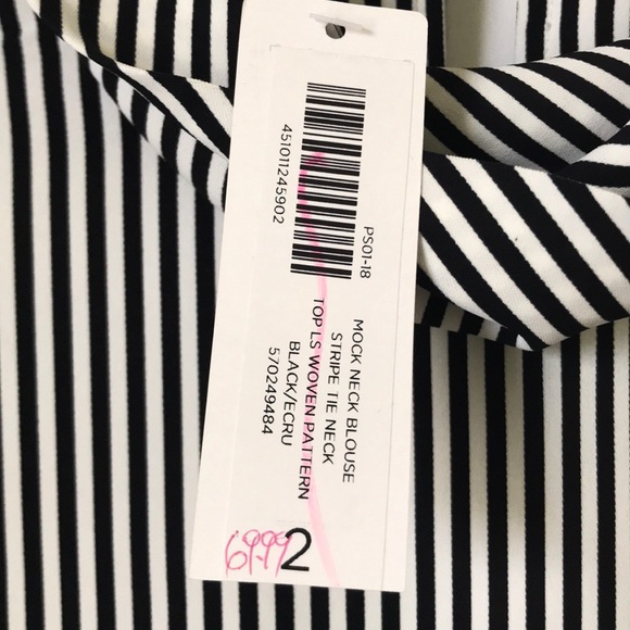 CHICO’S MOCK NECK BLOUSE - Picture 7 of 7